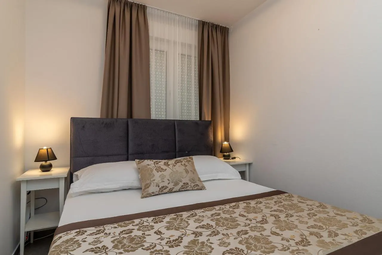 Apartments Liam Trogir 0*,  Chorwacja