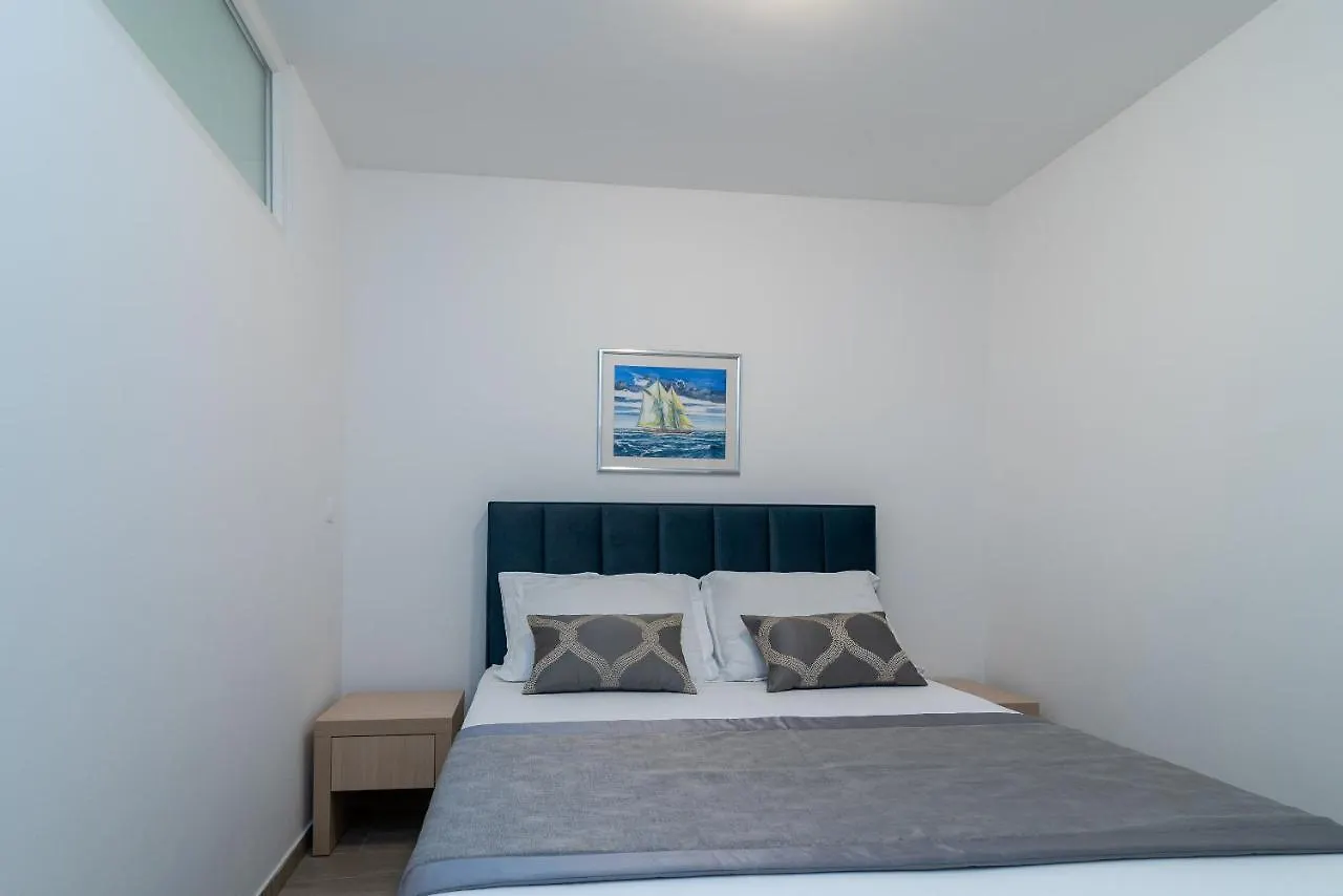 Apartments Liam Trogir 0*,